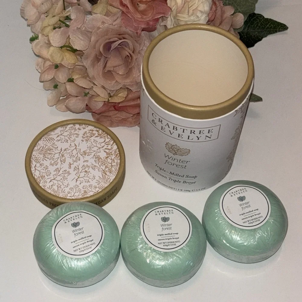 Crabtree & Evelyn Winter Forest Triple Milled Soap set